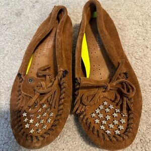 Minnetonka Star Brown Kilty Moccasins